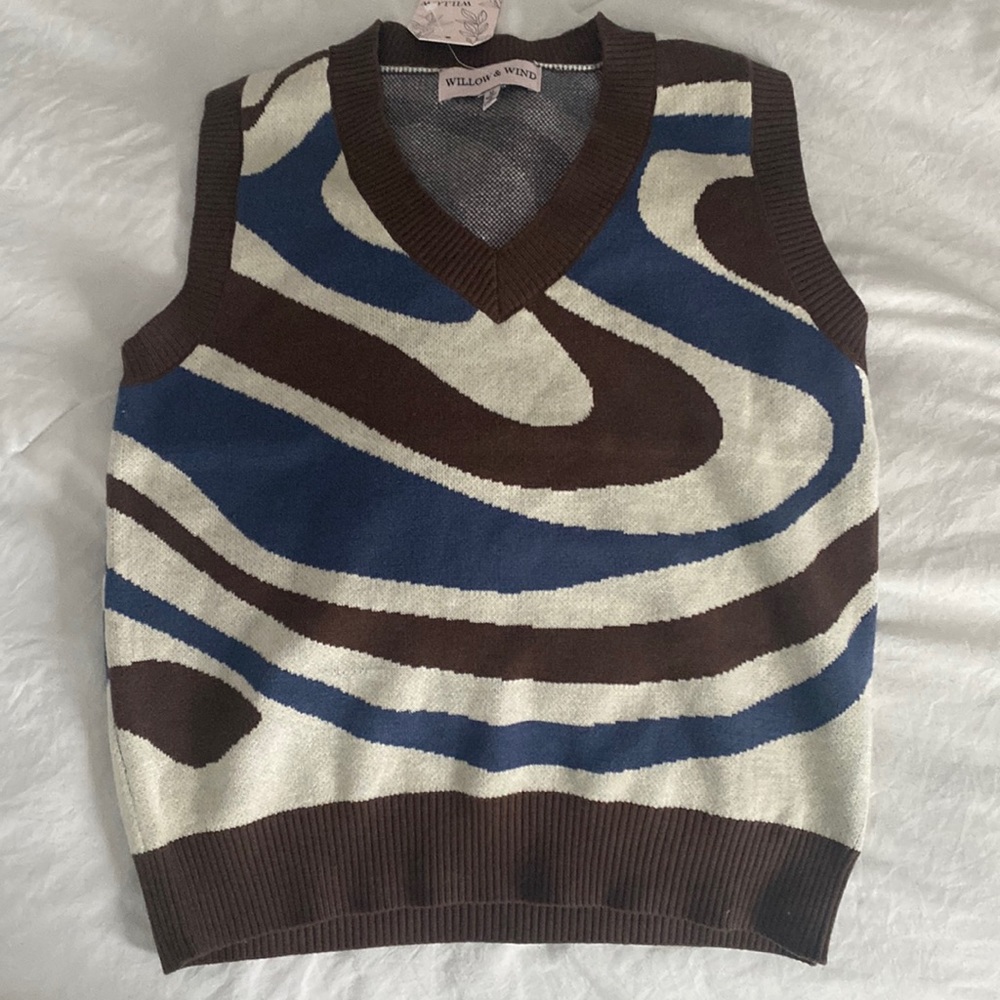 BRAND NEW Sweater vest women's medium